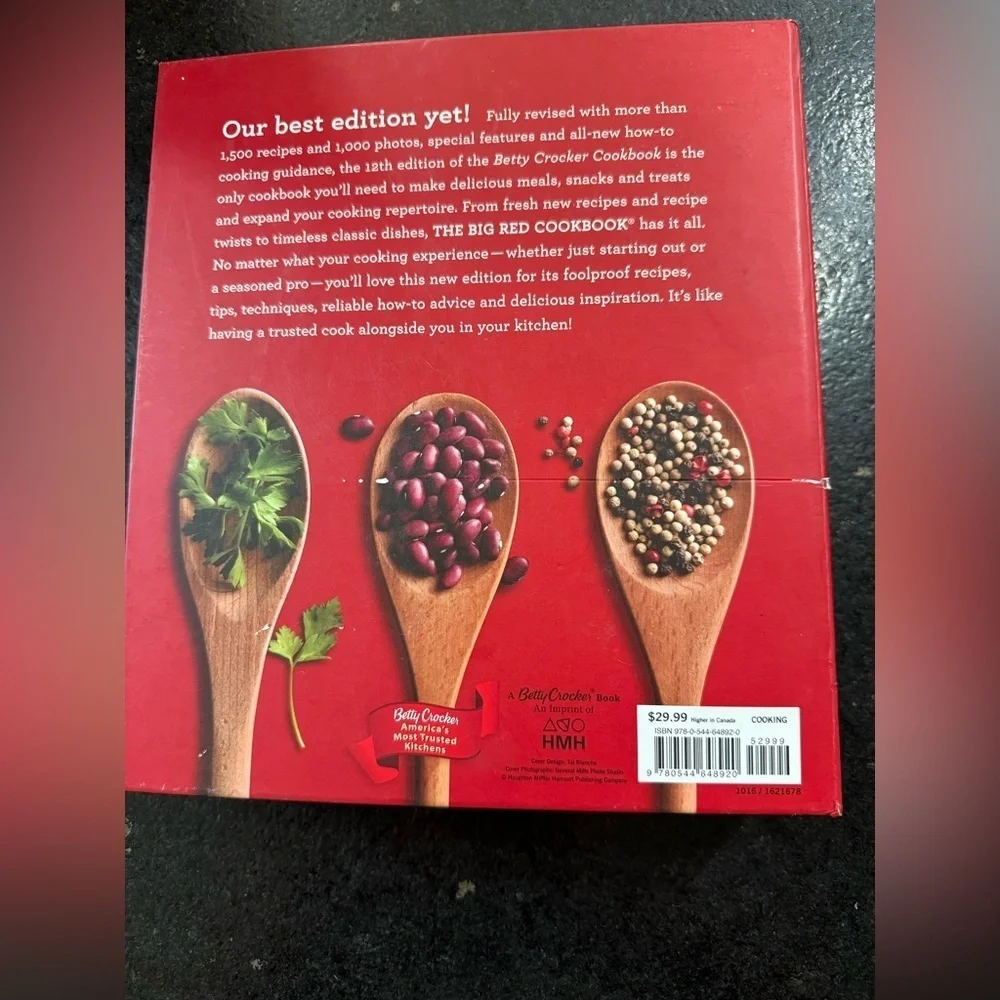 Betty Crocker Cookbook, 12th Edition — Like New!